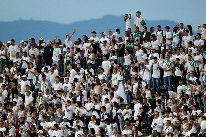 Yüz binler Chapecoense için bir araya geldi