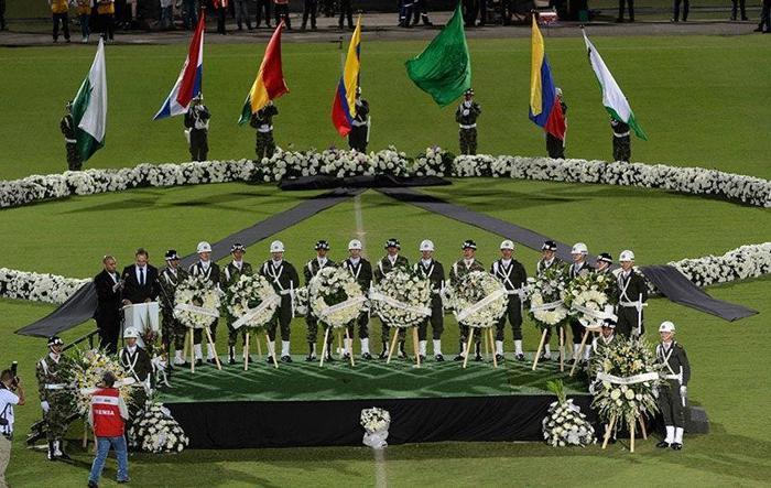 Yüz binler Chapecoense için bir araya geldi