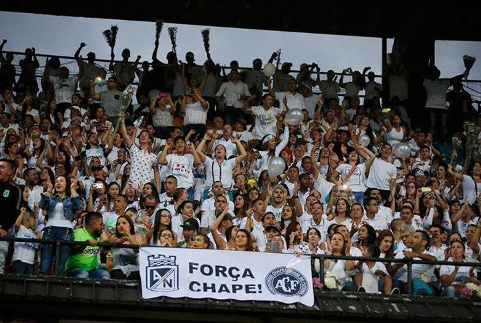 Yüz binler Chapecoense için bir araya geldi