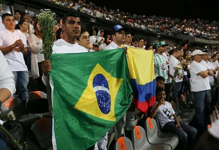 Yüz binler Chapecoense için bir araya geldi