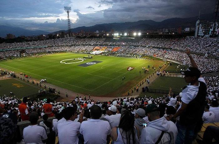 Yüz binler Chapecoense için bir araya geldi