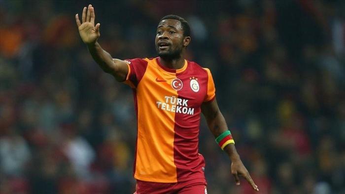 Galatasarayda iki kadro dışı