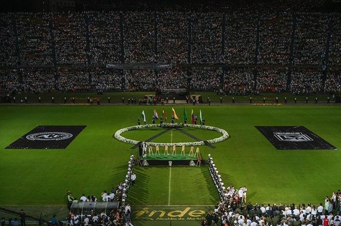 Yüz binler Chapecoense için bir araya geldi