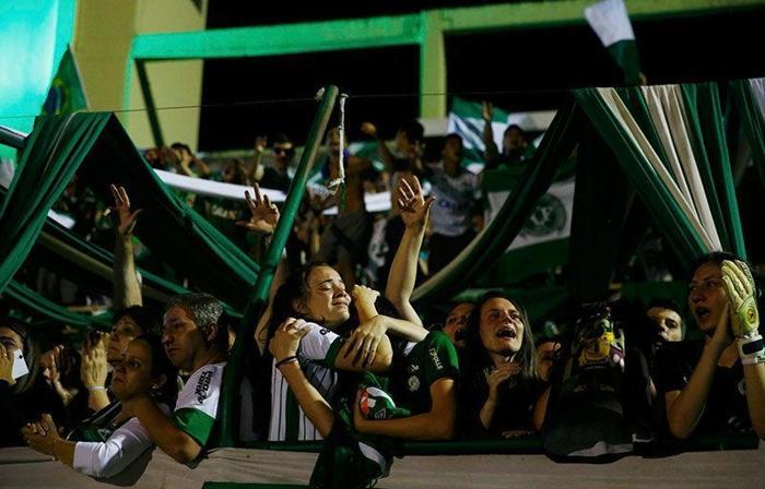 Yüz binler Chapecoense için bir araya geldi