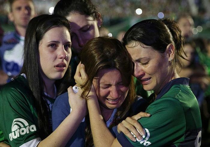Yüz binler Chapecoense için bir araya geldi