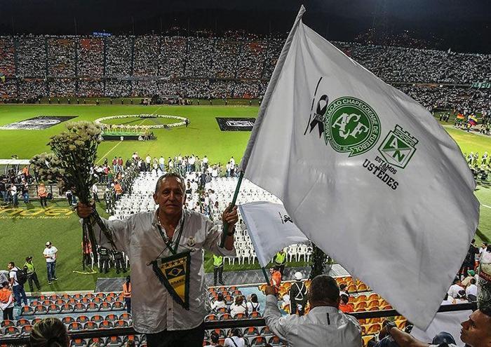 Yüz binler Chapecoense için bir araya geldi