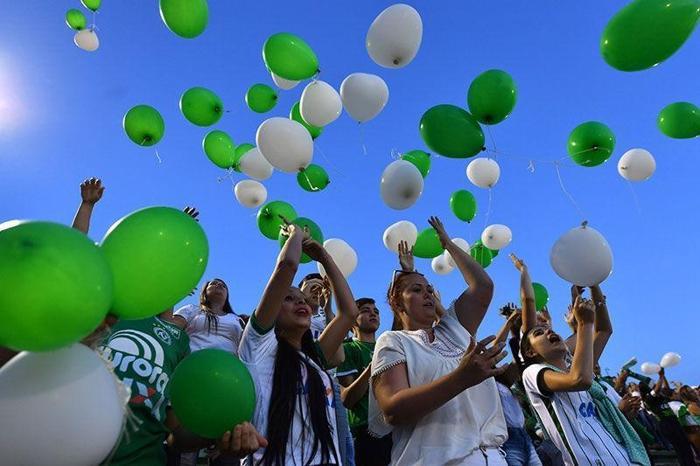 Yüz binler Chapecoense için bir araya geldi