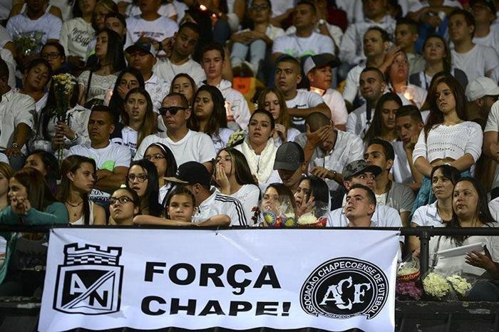 Yüz binler Chapecoense için bir araya geldi