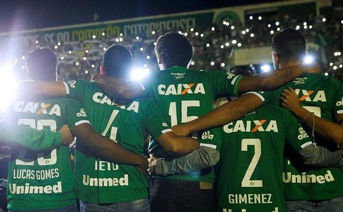 Yüz binler Chapecoense için bir araya geldi