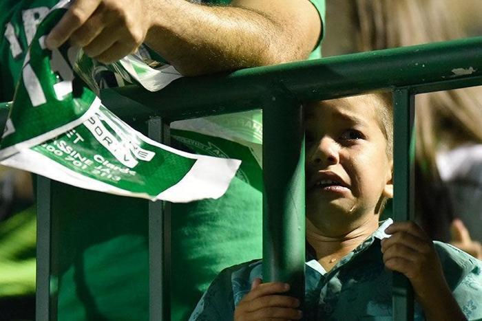 Yüz binler Chapecoense için bir araya geldi
