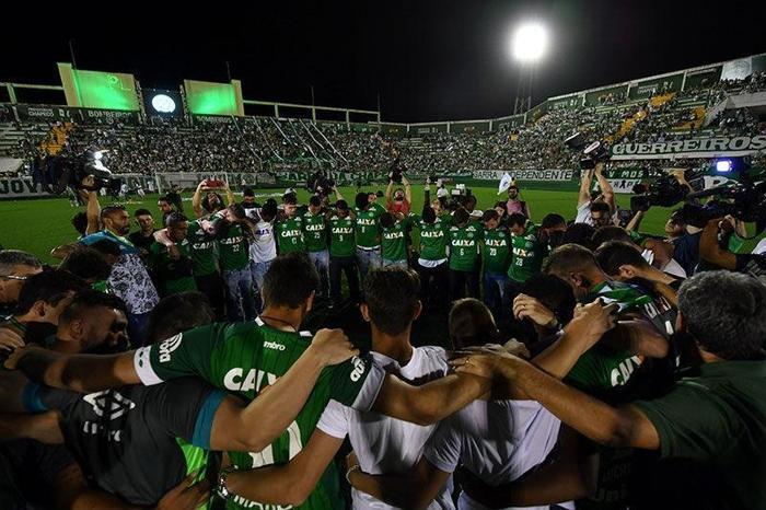 Yüz binler Chapecoense için bir araya geldi