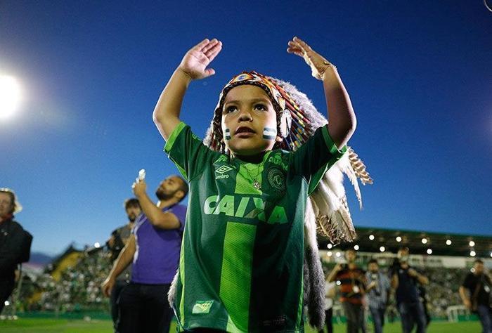 Yüz binler Chapecoense için bir araya geldi