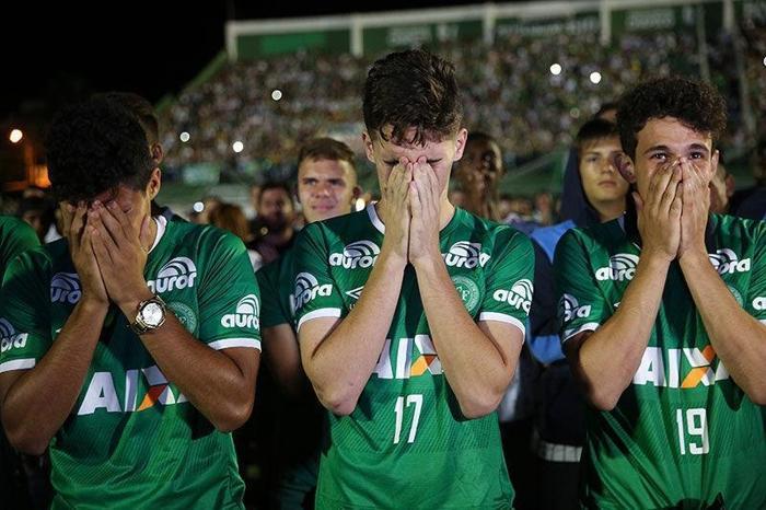 Yüz binler Chapecoense için bir araya geldi