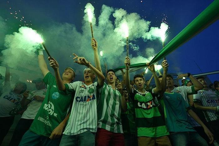 Yüz binler Chapecoense için bir araya geldi