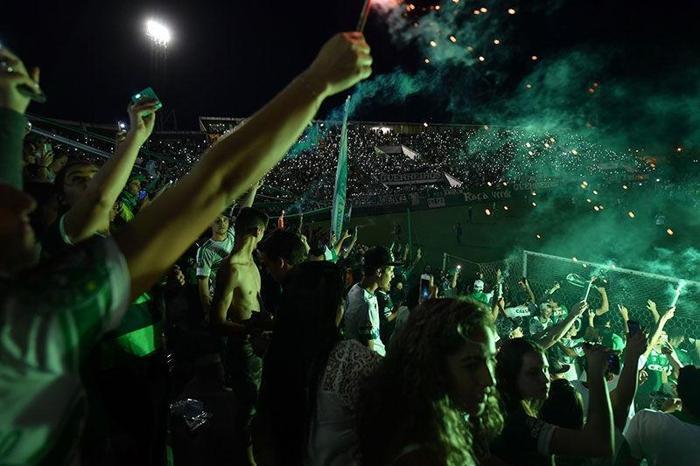 Yüz binler Chapecoense için bir araya geldi