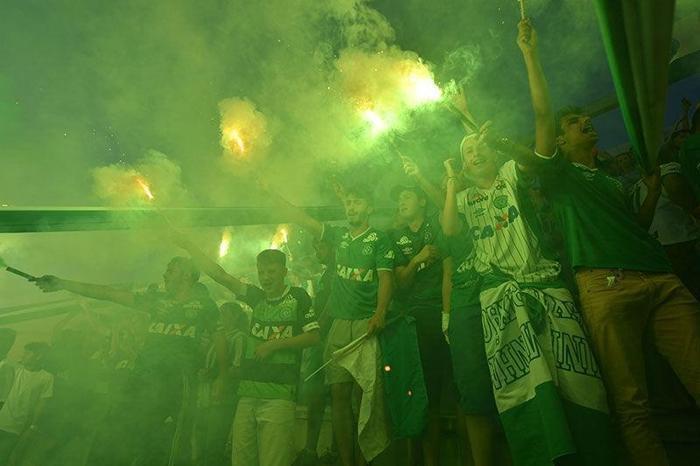 Yüz binler Chapecoense için bir araya geldi