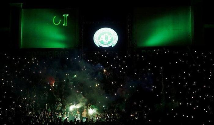 Yüz binler Chapecoense için bir araya geldi