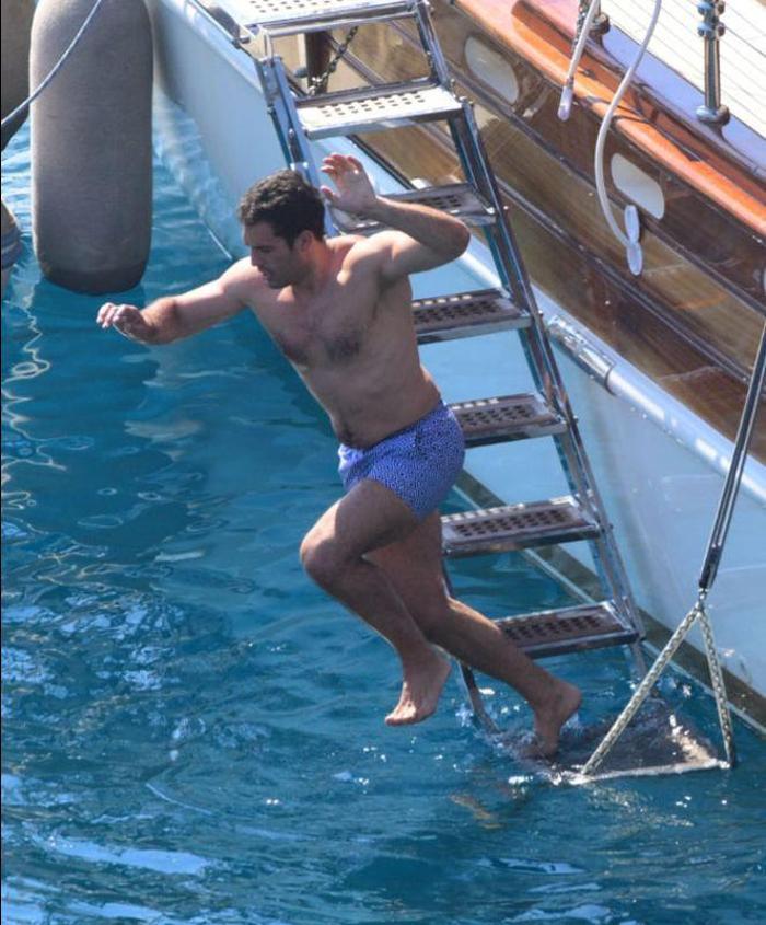İngiliz TV yıldızı Kelly Brook sevgilisiyle Bodrumda