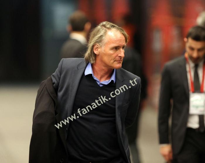 Riekerinke bir haller oldu