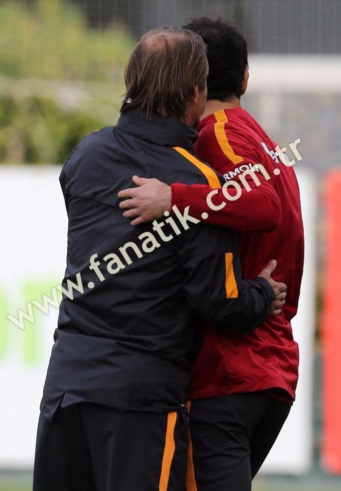 Galatasarayda barış sağlandı: Riekerink, Sneijder, Selçuk İnan ve Ayhan Akman...