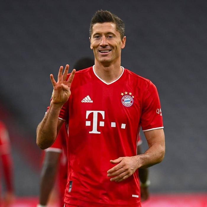 ROBERT LEWANDOWSKI