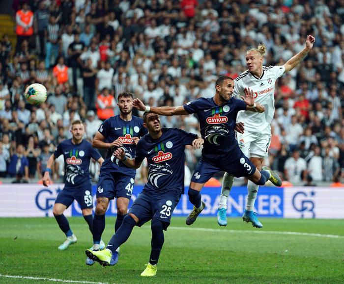 Beşiktaş-Çaykur Rizespor maçında tecrübeli futbolcuya ıslıklı tepki