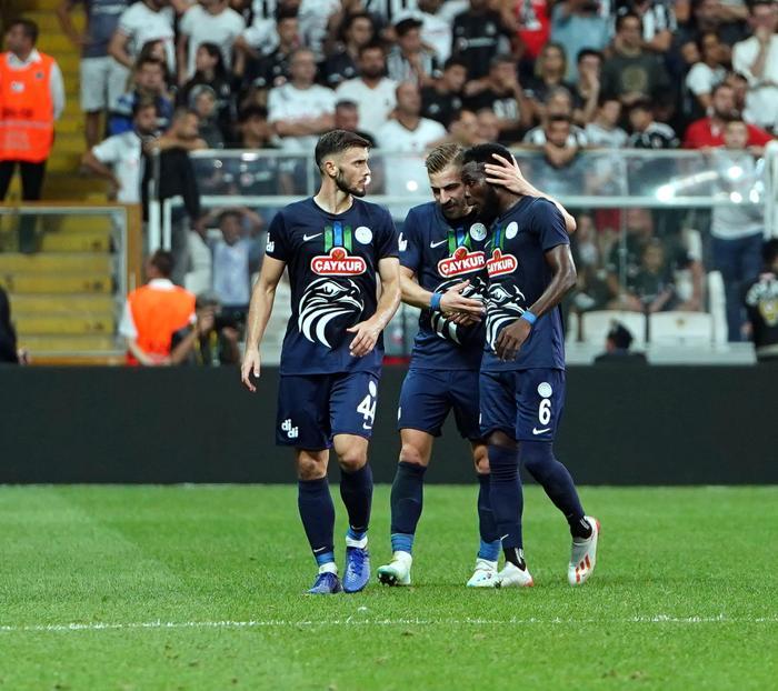 Beşiktaş-Çaykur Rizespor maçında tecrübeli futbolcuya ıslıklı tepki
