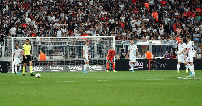 Beşiktaş-Çaykur Rizespor maçında tecrübeli futbolcuya ıslıklı tepki