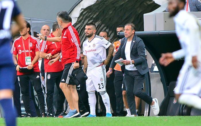 Beşiktaş-Çaykur Rizespor maçında tecrübeli futbolcuya ıslıklı tepki