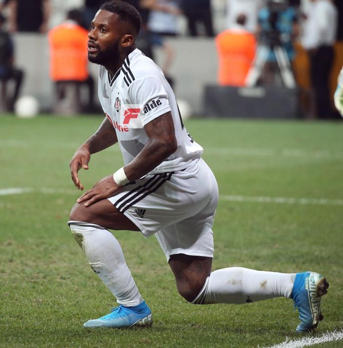 Beşiktaş-Çaykur Rizespor maçında tecrübeli futbolcuya ıslıklı tepki