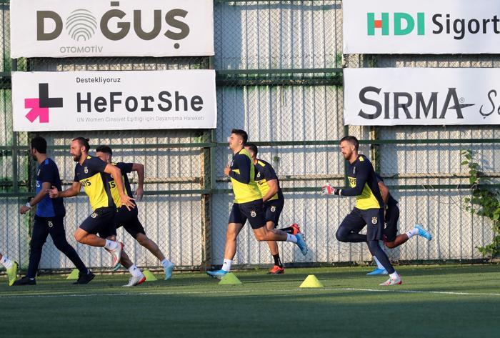 Fenerbahçede yeni transfer Mevlüt Erdinç ilk idmanına çıktı
