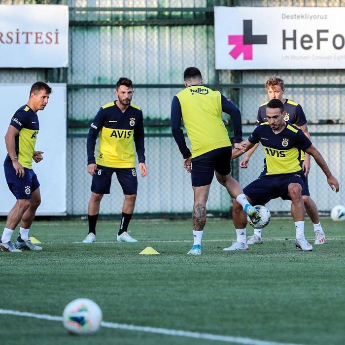 Fenerbahçede yeni transfer Mevlüt Erdinç ilk idmanına çıktı