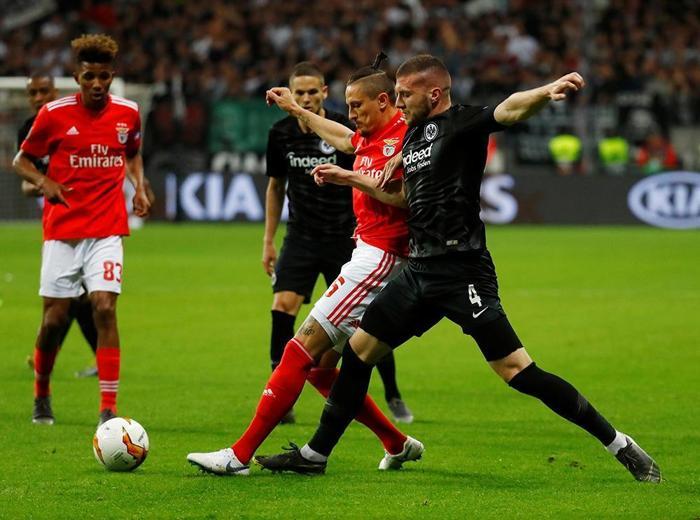 Fenerbahçenin transfer hedefi Ljubomir Fejsa Ali Koç bizzat devrede
