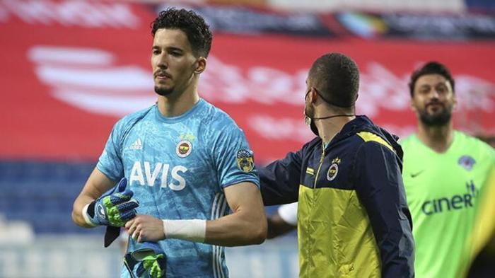Son dakika Fenerbahçe haberleri Altayın yerine gelecek isim...