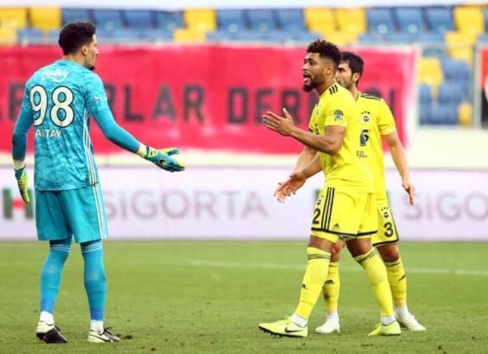 Son dakika Fenerbahçe haberleri Altayın yerine gelecek isim...
