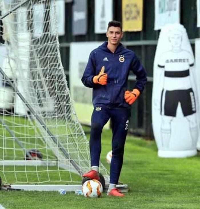 Son dakika Fenerbahçe haberleri Altayın yerine gelecek isim...