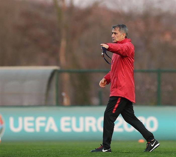 Şenol Güneşin yerine kim gelecek İşte Beşiktaşın yeni hoca adayları
