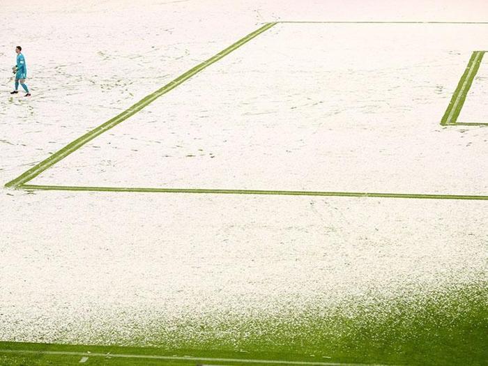 Allianz Arenada hiç kar yağmamış gibi Bayern Münih - Bielefeld...
