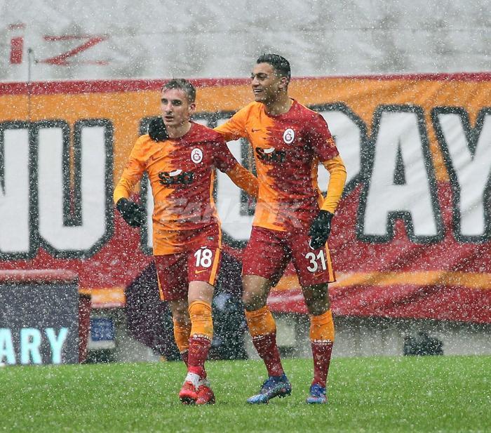 Son dakika Galatasarayda Mostafa Mohamed durdurulamıyor Rekorun peşinde...