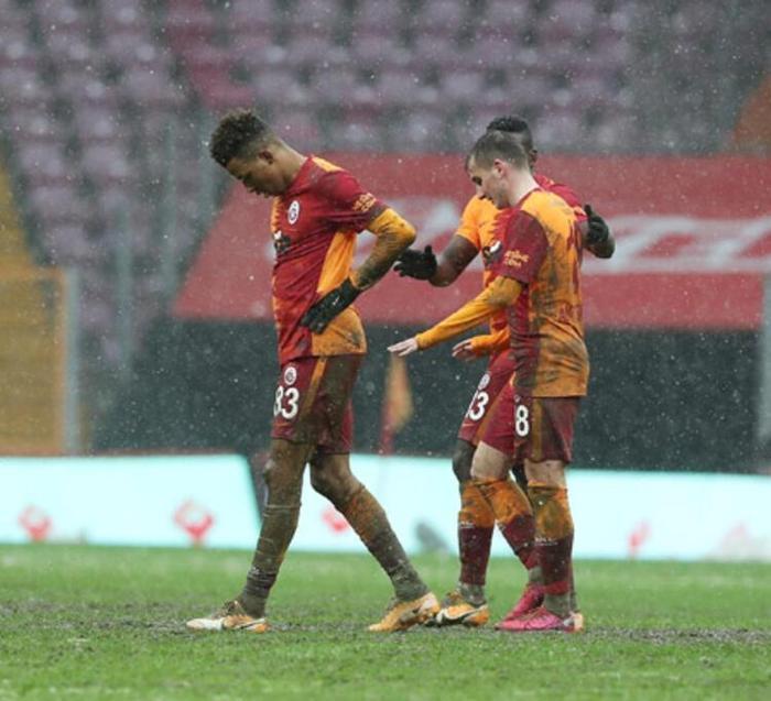 Son dakika - Galatasarayda Falcao gerçeği Kadroya alınmamıştı...