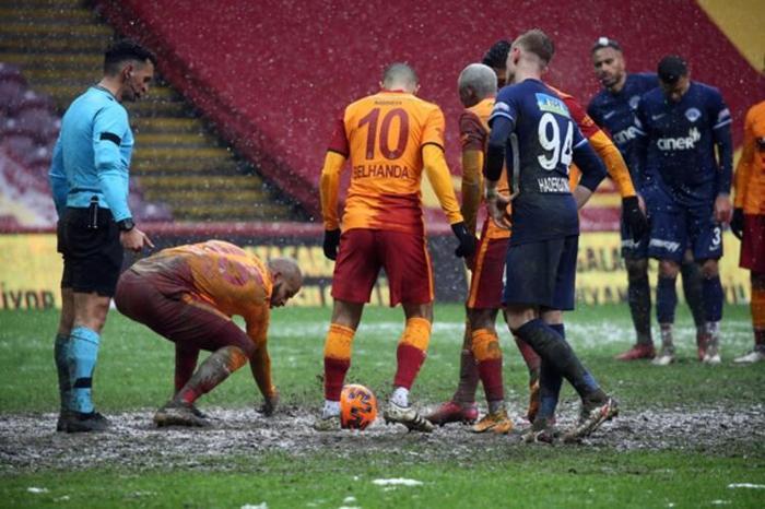 Son dakika - Galatasarayda Falcao gerçeği Kadroya alınmamıştı...