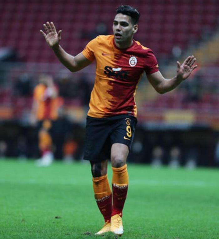 Son dakika - Galatasarayda Falcao gerçeği Kadroya alınmamıştı...