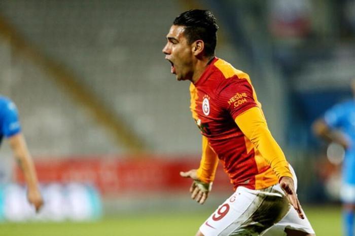 Son dakika - Galatasarayda Falcao gerçeği Kadroya alınmamıştı...
