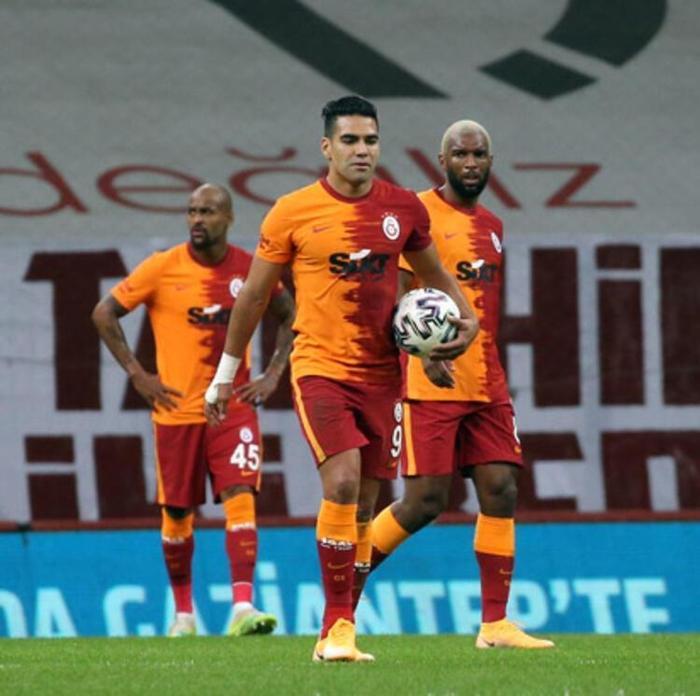 Son dakika - Galatasarayda Falcao gerçeği Kadroya alınmamıştı...