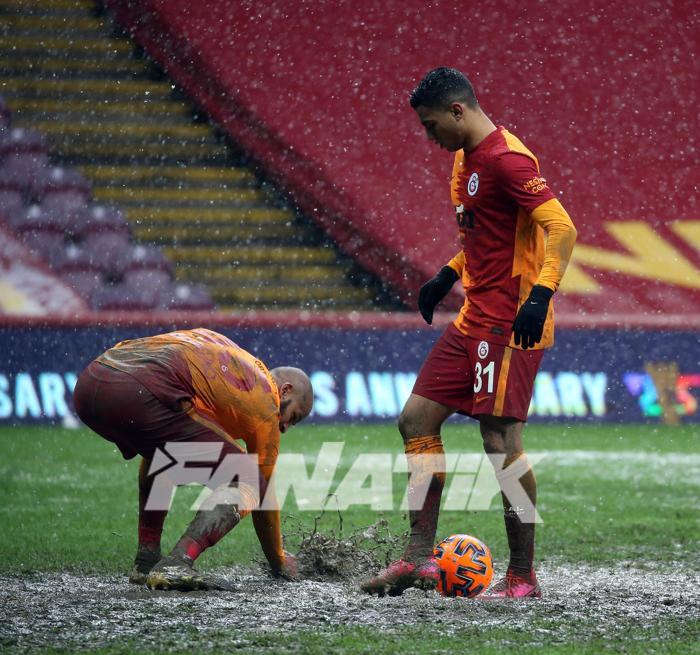 Galatasaray - Kasımpaşa maçına damga vuran kare Marcao elleriyle temizledi