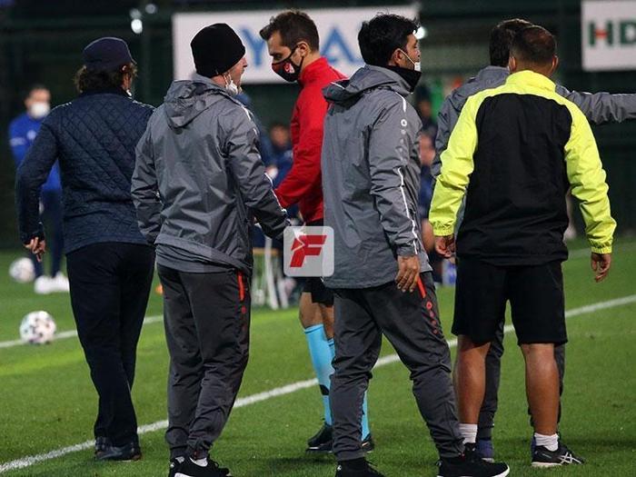 Fenerbahçe - İstanbulspor maçında Fatih Tekke sahaya girdi: Benim canımı sıkma
