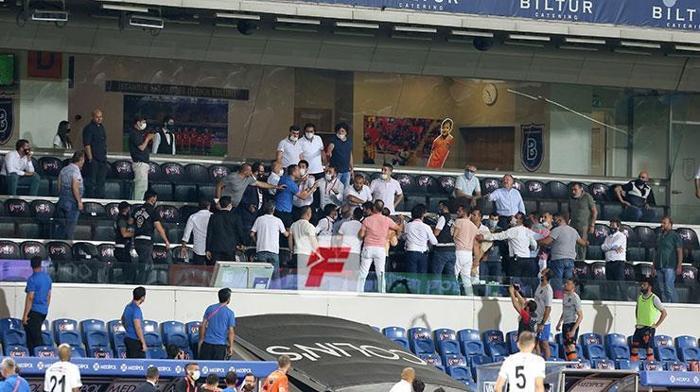 SON DAKİKA Başakşehir - Denizlispor maçında büyük olay Yumruklar konuştu...