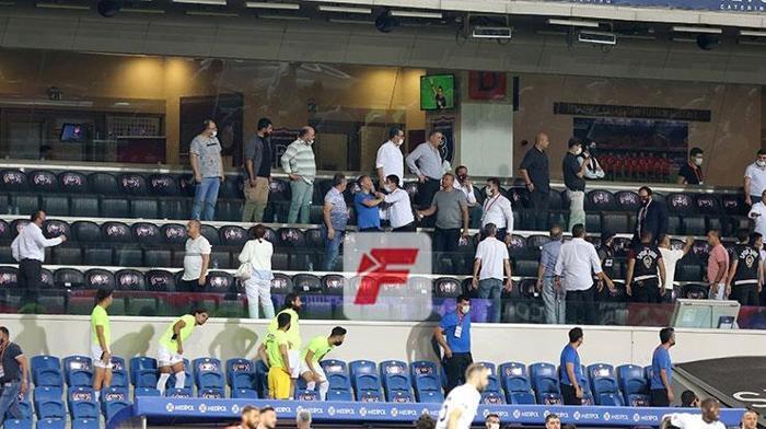 SON DAKİKA Başakşehir - Denizlispor maçında büyük olay Yumruklar konuştu...