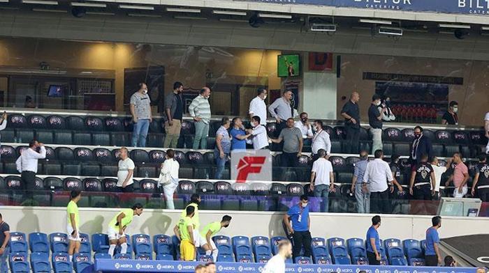 SON DAKİKA Başakşehir - Denizlispor maçında büyük olay Yumruklar konuştu...