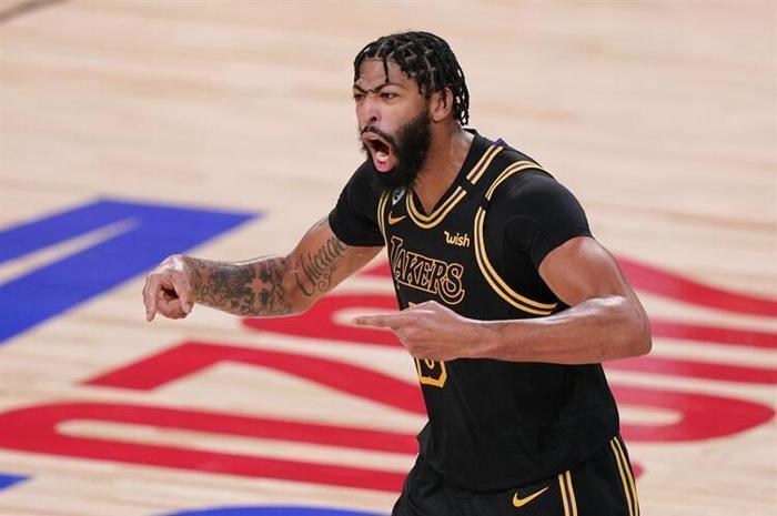 LeBron Jamesi çıldırtan 9 saniye